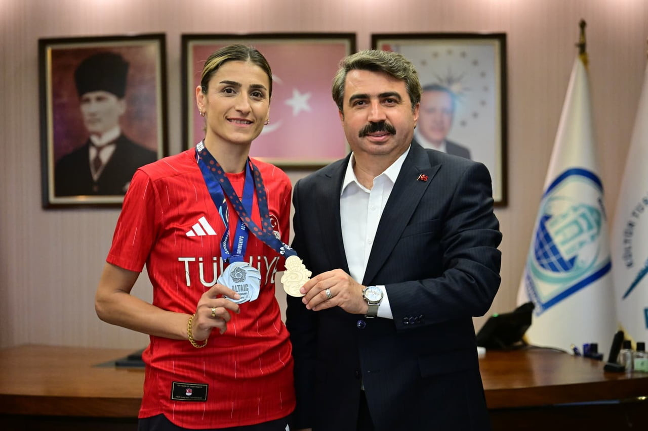 KAZAKİSTAN’DAN İKİ MADALYA İLE DÖNEN YILDIRIM BELEDİYESİ JİMNASTİK SPOR KULÜBÜ’NÜN MİLLİ...
