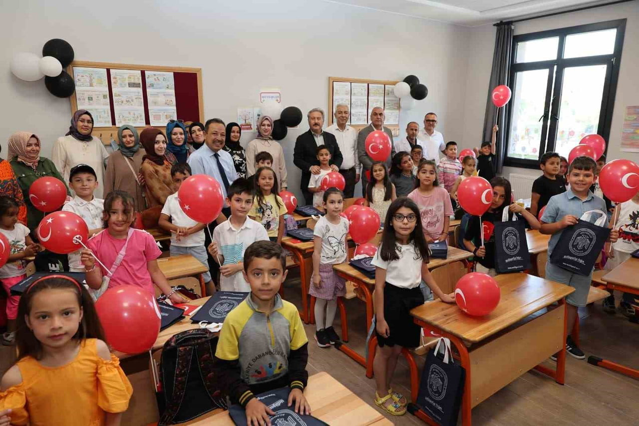 KAZIM KARABEKİR İLKOKULU VE KAZIM KARABEKİR ORTAOKULU'NDA DÜZENLENEN 2025-2026 EĞİTİM ÖĞRETİM YILI...