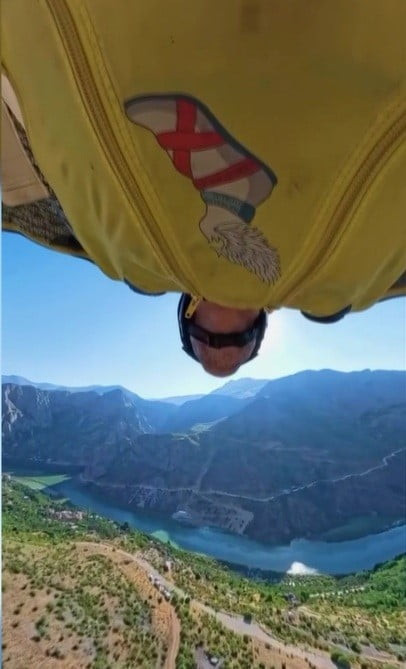 KEMALİYE'DE YARASA KANAT ATLAYIŞI NEFES KESTİ
