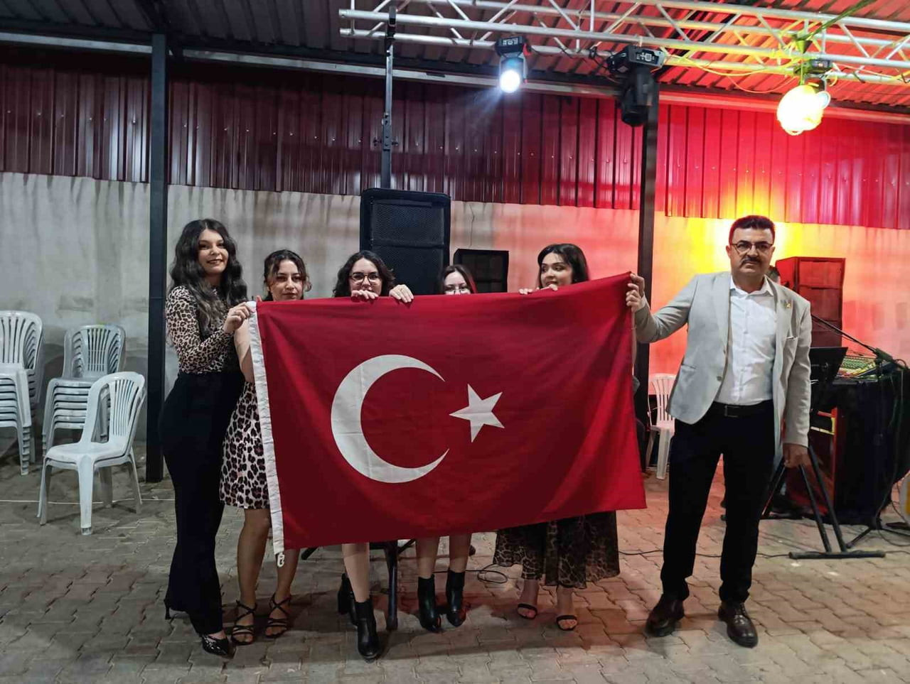 KEMERDAMLARI MAHALLESİ MUHTARI AHMET AYYILDIZ (SAĞDAN 1.), ETKİNLİĞİN GELENEKSEL HALE GELDİĞİNİ...