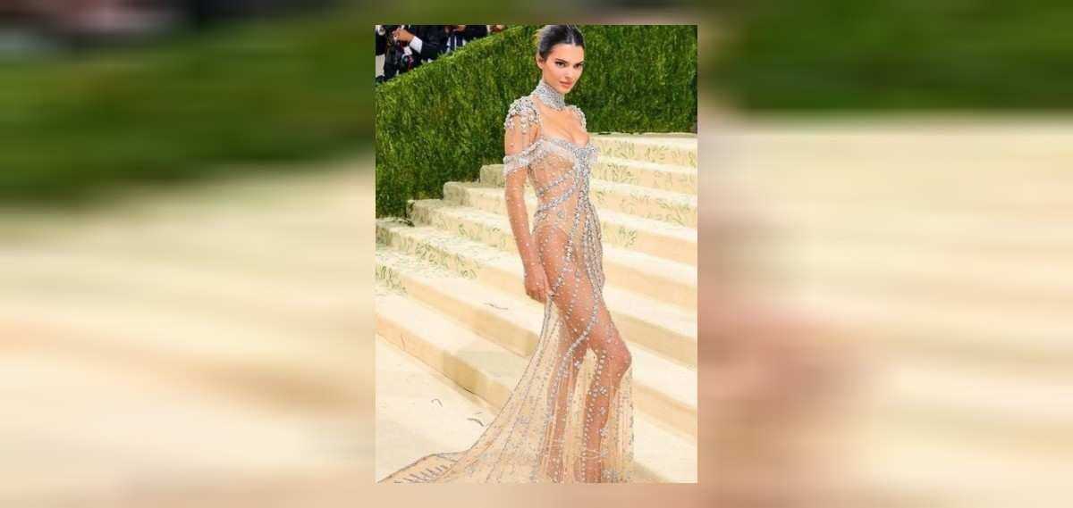 Kendall Jenner çıplak pozları