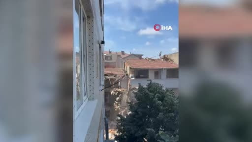Kentsel dönüşüm için yıkılan bina yanındaki binaya zarar verdi