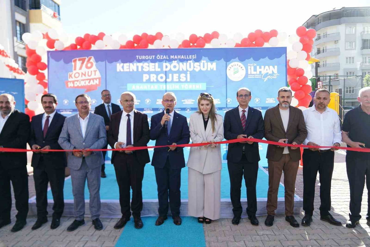 KENTSEL DÖNÜŞÜM PROJESİ "YEŞİL YAŞAM EVLERİ" HAK SAHİPLERİNE TESLİM EDİLDİ
