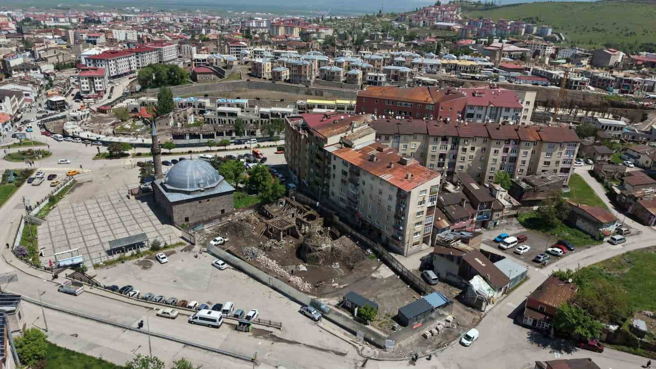 KENTSEL DÖNÜŞÜMDE TÜRKİYE’YE ROL MODELİ OLAN ERZURUM BÜYÜKŞEHİR BELEDİYESİ, "KORUNAN TARİH DÖNÜŞEN...