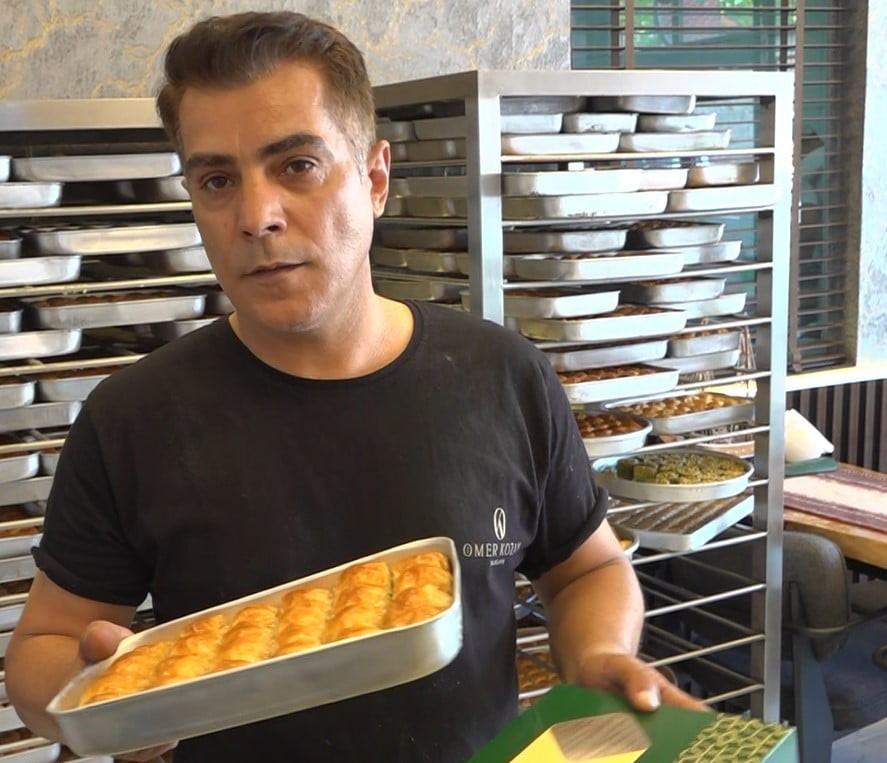 KENTTE BAKLAVACILIK YAPAN ÖMER KOZAN, SON ZAMANLARDA YURT DIŞINDAN YOĞUN SİPARİŞ ALDIKLARINI VE...
