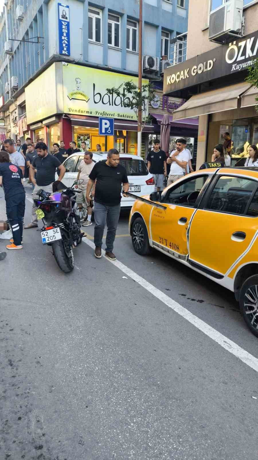 KEŞAN’DA OTOMOBİL İLE ÇARPIŞAN MOTOSİKLET SÜRÜCÜSÜ YARALANDI