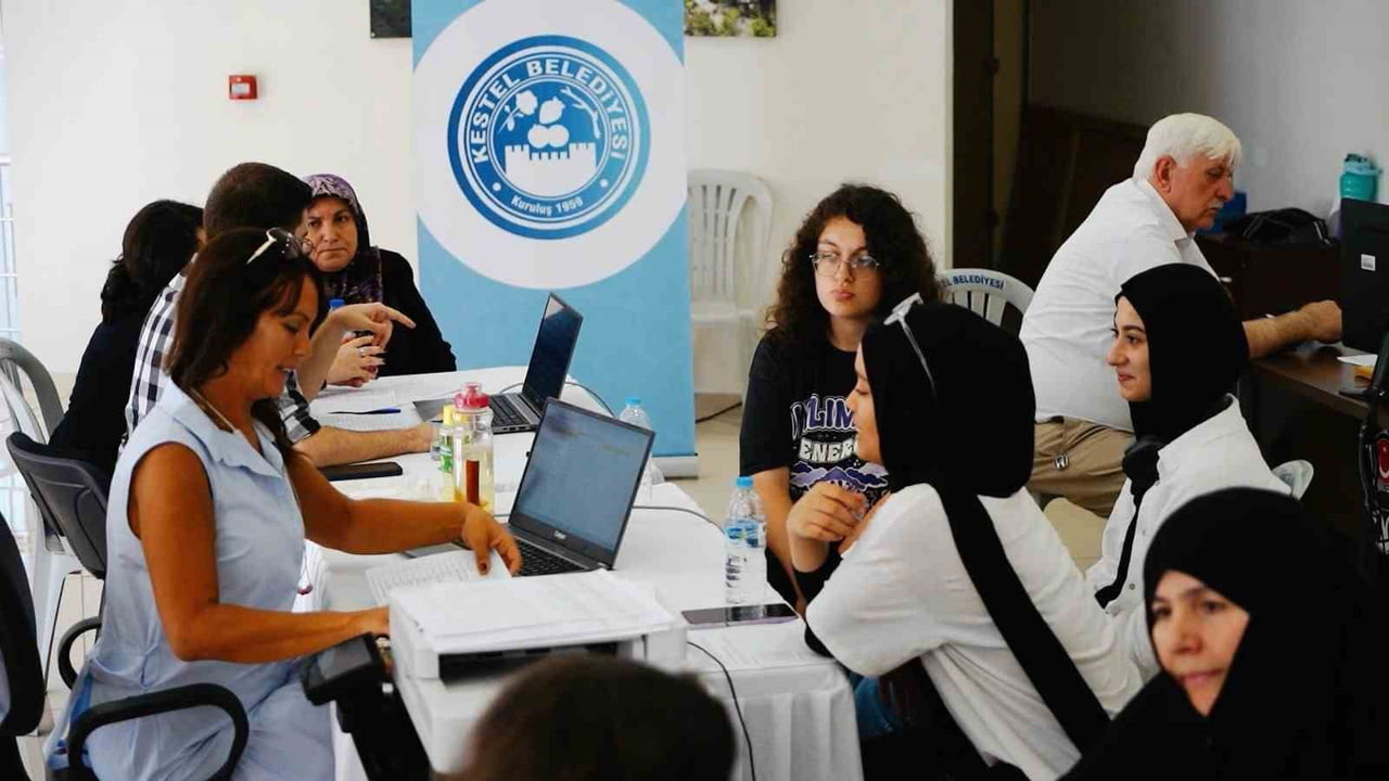 KESTEL BELEDİYESİ, GELECEĞİNİ ŞEKİLLENDİRECEK ÖNEMLİ BİR KARARIN EŞİĞİNDE BULUNAN LGS ÖĞRENCİLERİ...