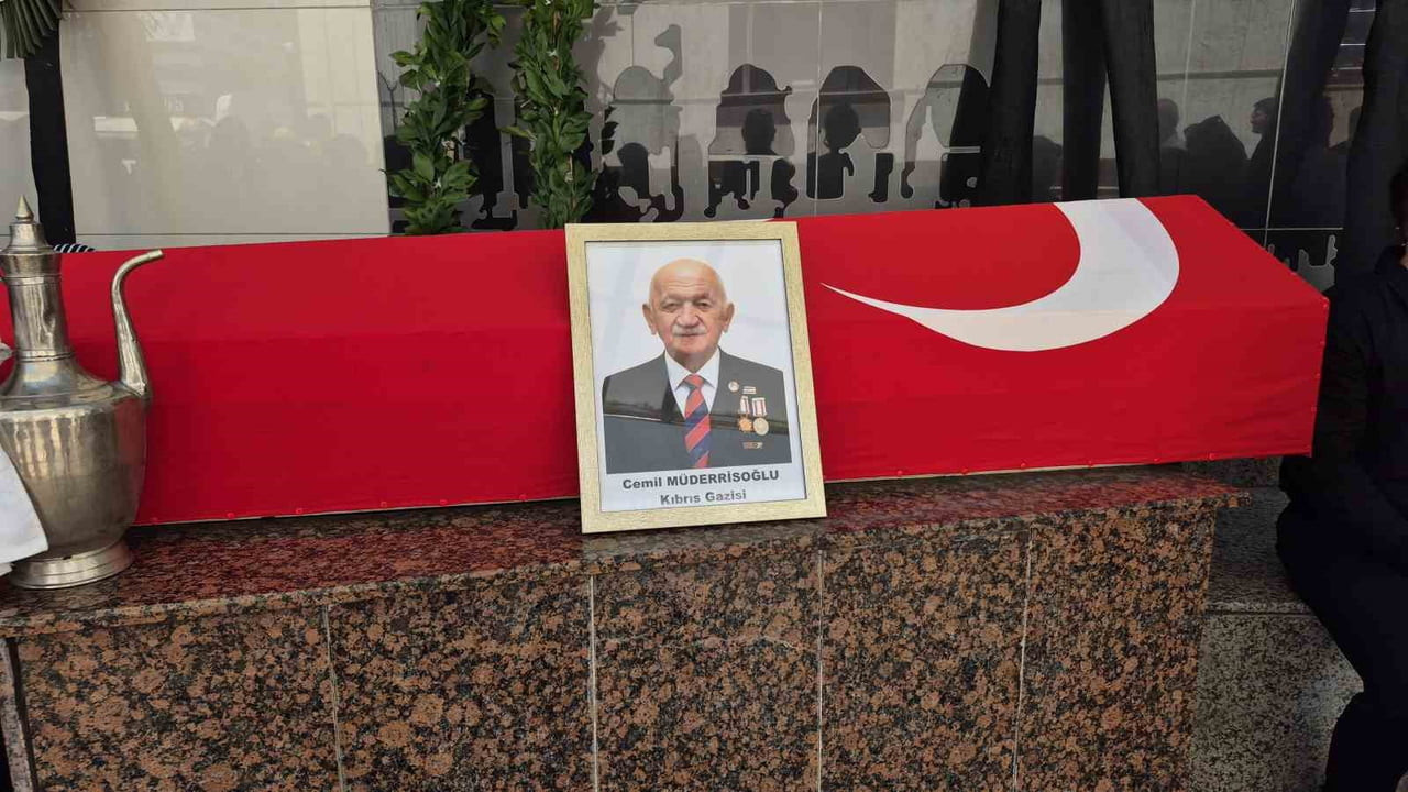 KIBRIS GAZİSİ CEMİL MÜDERRİSOĞLU, 85 YAŞINDA HAYATINI KAYBETTİ. KIBRIS GAZİSİ MÜDERRİSOĞLU İÇİN...