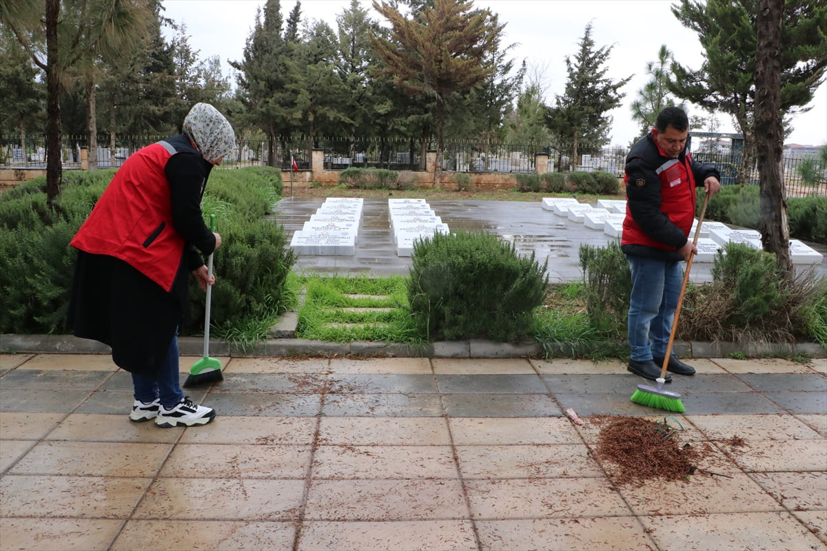 Kilis'te Aile ve Sosyal Hizmetler İl Müdürlüğünce şehitliklerin bakım, onarım ve temizlik...