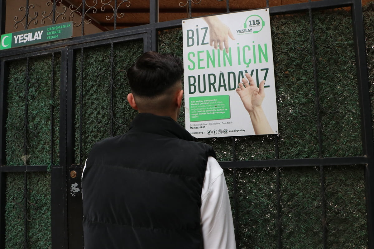 Kilis'te arkadaş çevresinin etkisiyle uyuşturucu kullanmaya başlayan genç, 5 yıllık bağımlılıktan...