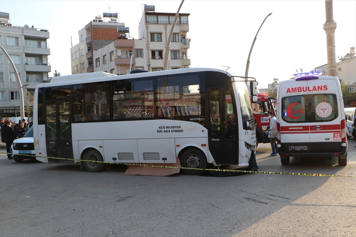 Kilis'te halk otobüsünün çarptığı kadın öldü.