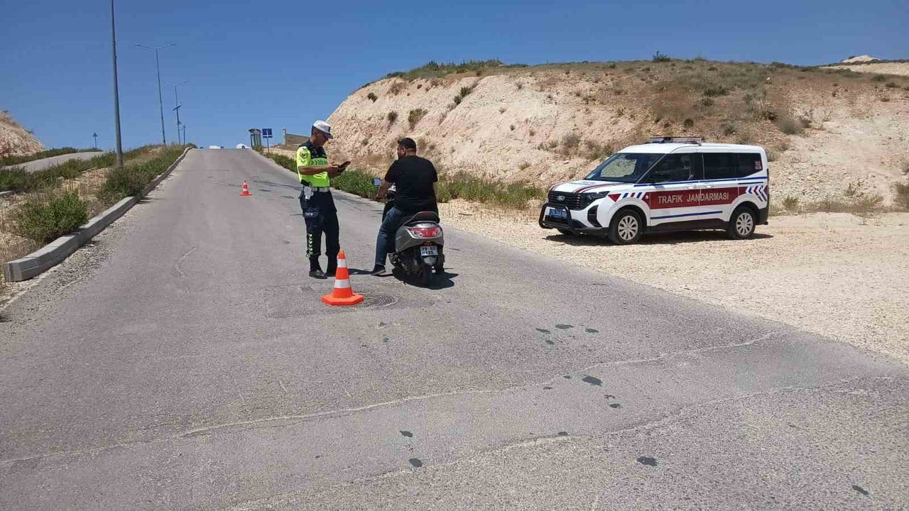 KİLİS'TE MOTOSİKLET SÜRÜCÜLERİNE ÖZEL DENETİM