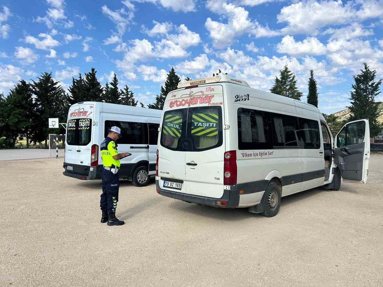 KİLİS'TE OKUL SERVİSLERİNE JANDARMA DENETİMİ