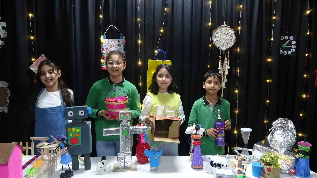 KİLİS’TE "ATIKTAN SANATA" SERGİSİ: ÖĞRENCİLER ATIKLARI SANATA DÖNÜŞTÜRDÜ