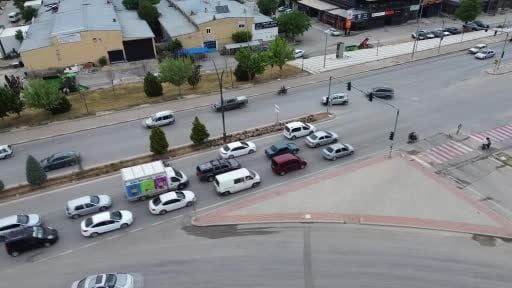Kimliğini evde unutan adayın imdadına polis yetişti