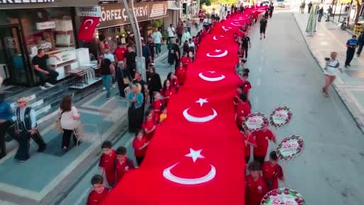 Kiraz kapabilmek için kıyasıya yarıştılar