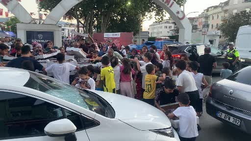 Kiraz kapabilmek için kıyasıya yarıştılar