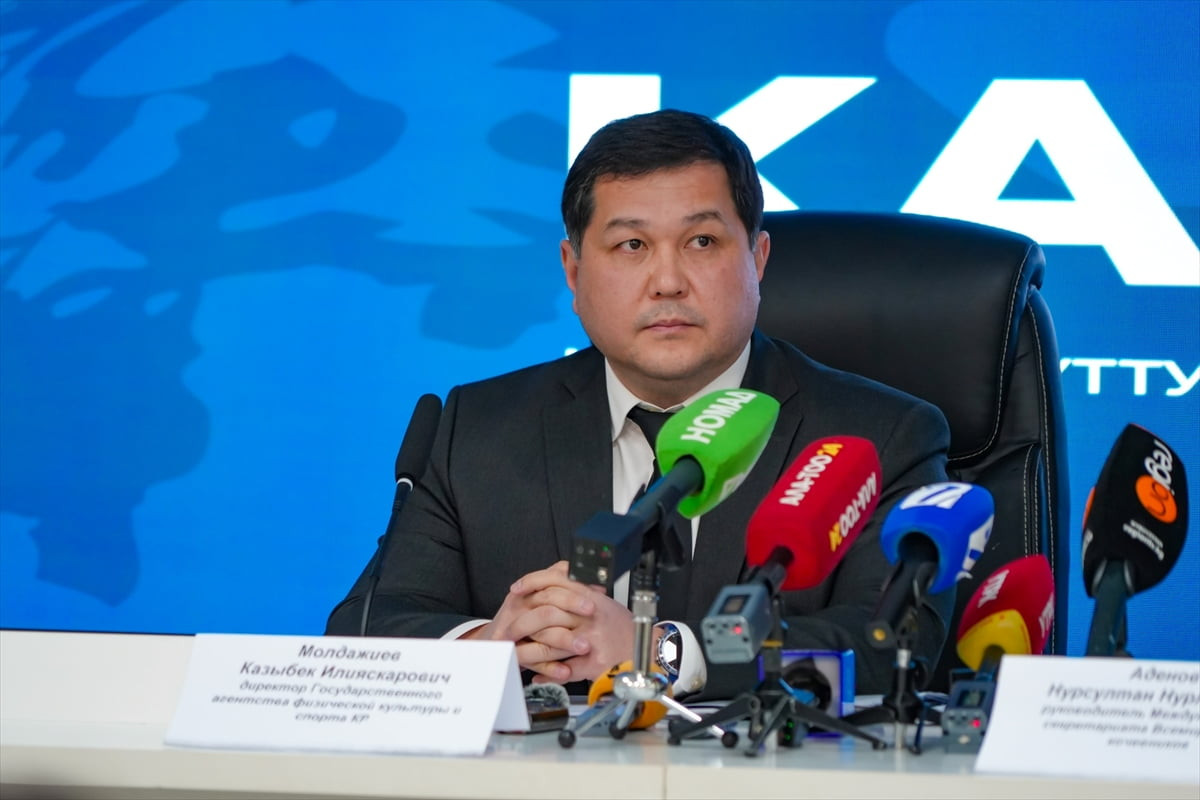Kırgızistan Beden Eğitimi ve Spor Devlet Ajansı Müdürü Kazıbek Moldajiyev, düzenlediği basın...