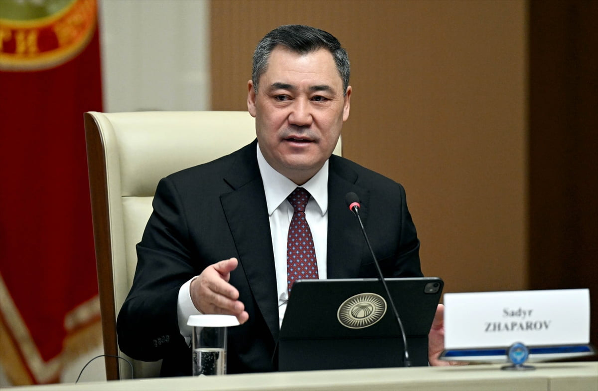 Kırgızistan Cumhurbaşkanı Sadır Caparov (fotoğrafta), Avrupa Parlamentosu (AP) Orta Asya...