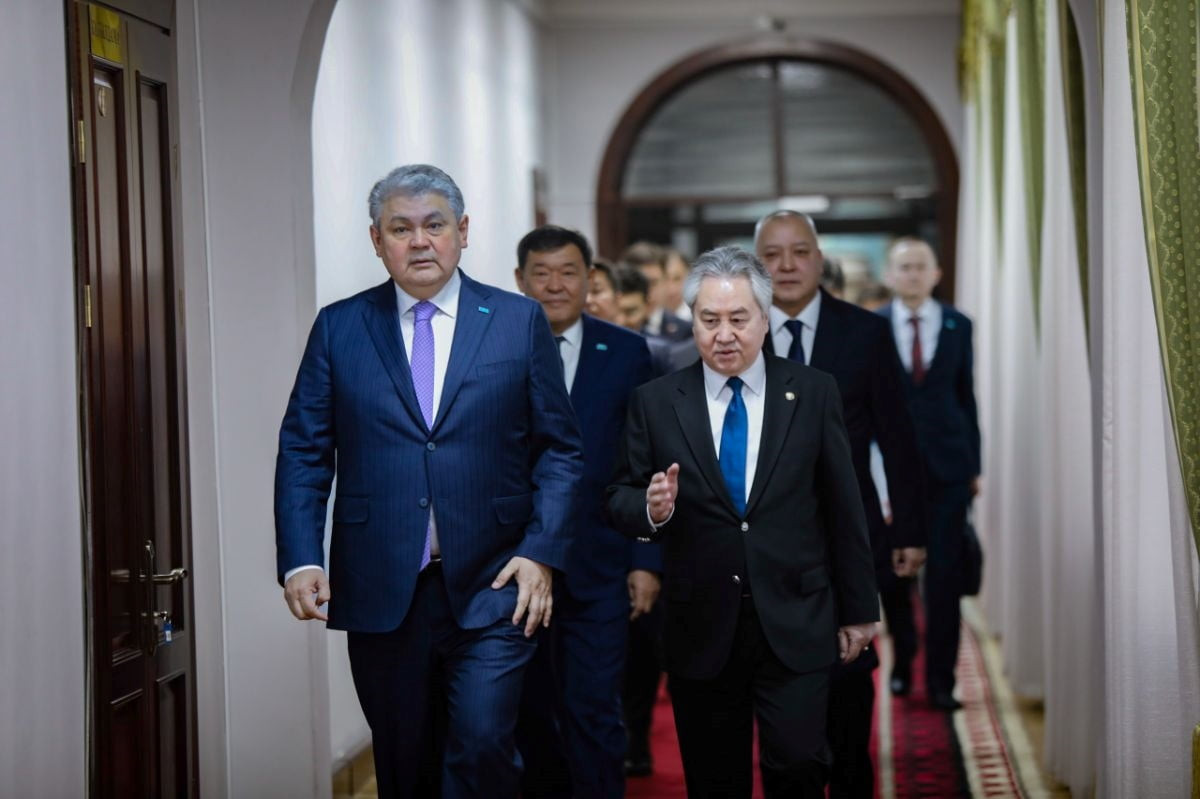 Kırgızistan Dışişleri Bakanı Ceenbek Kulubayev, resmi temaslarda bulunmak üzere başkent Bişkek'e...