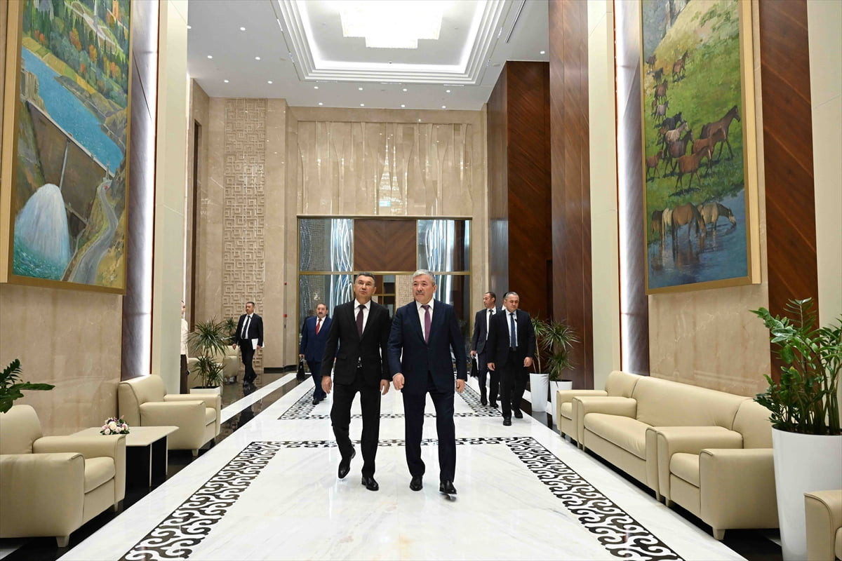 Kırgızistan ile Tacikistan sınır sorununun çözülmesinin ardından iki ülke hükümetleri arasında...