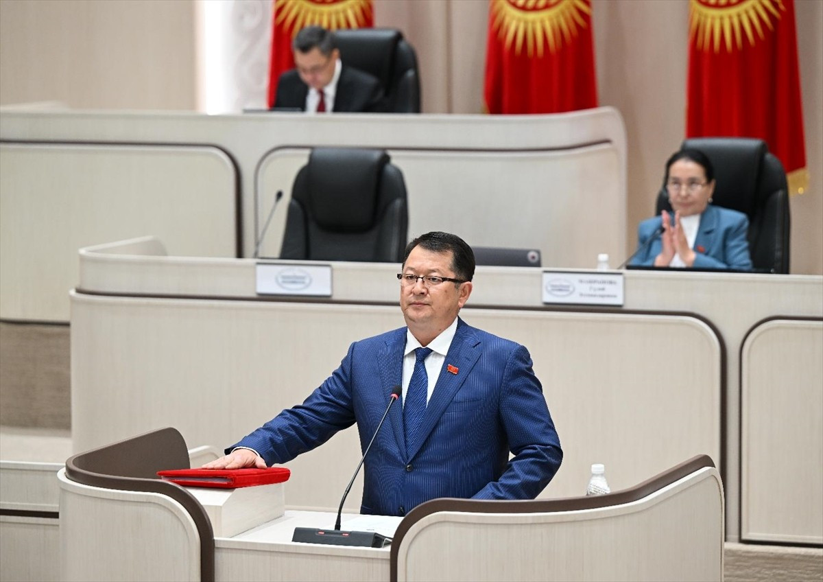 Kırgızistan'da 30 Kasım'da düzenlenen erken milletvekili seçimlerini bölgesinde kazanan...