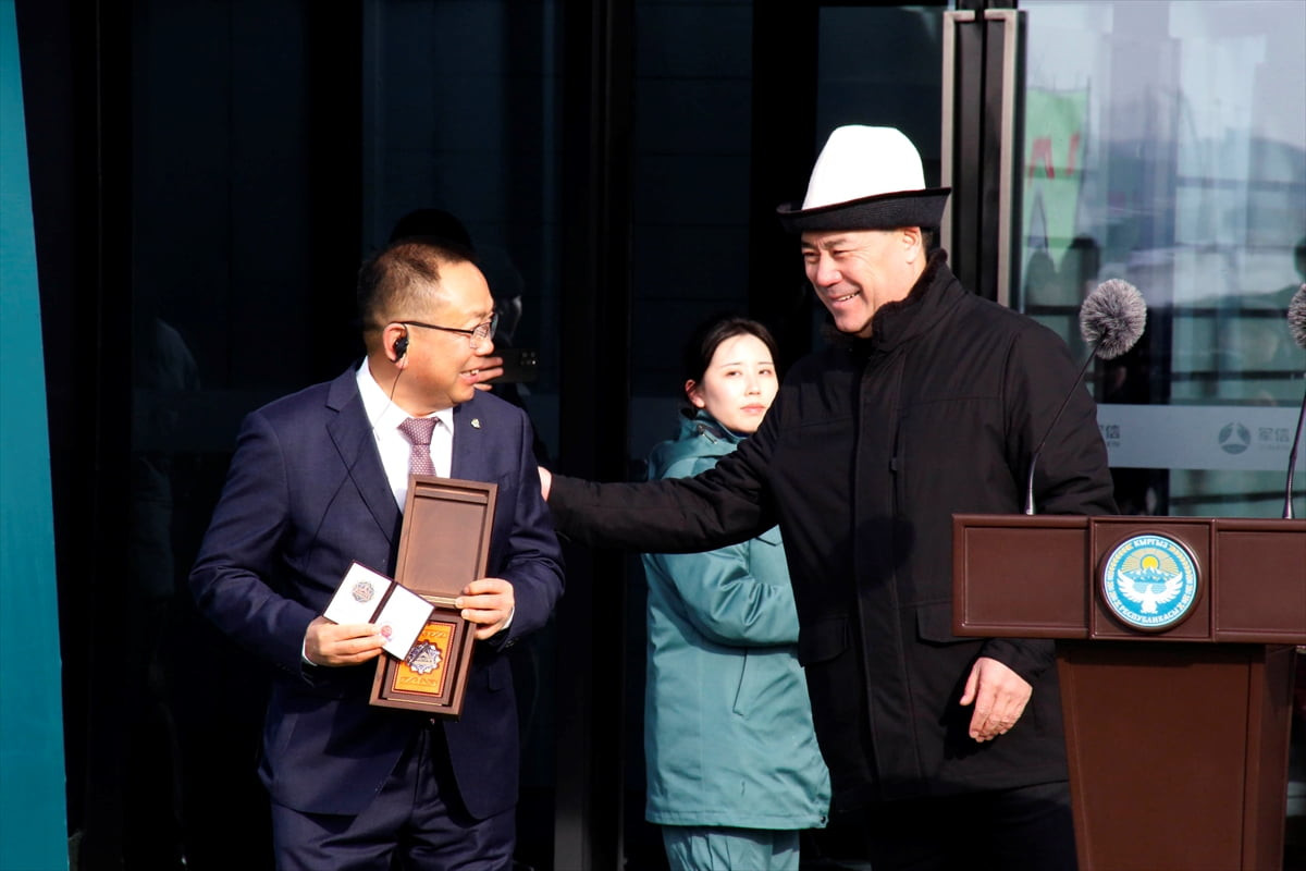 Kırgızistan’ın başkenti Bişkek’te, evsel atıkların geri dönüşümüyle elektrik üreten ve modern...