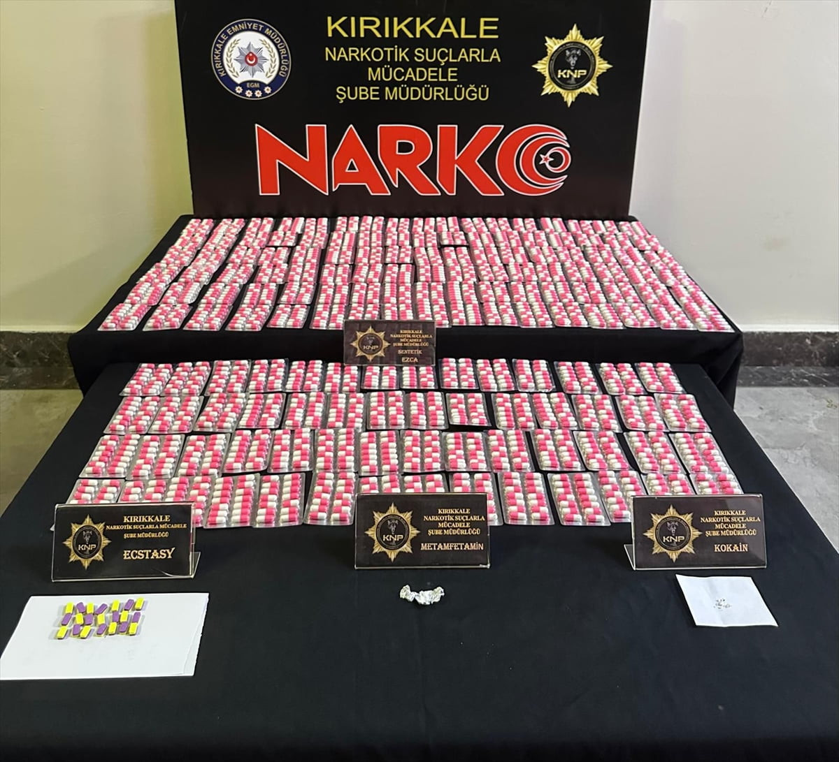 Kırıkkale'de 2 bin 502 sentetik uyuşturucu hap ele geçirildi, gözaltına alınan 6 şüpheliden 4'ü...