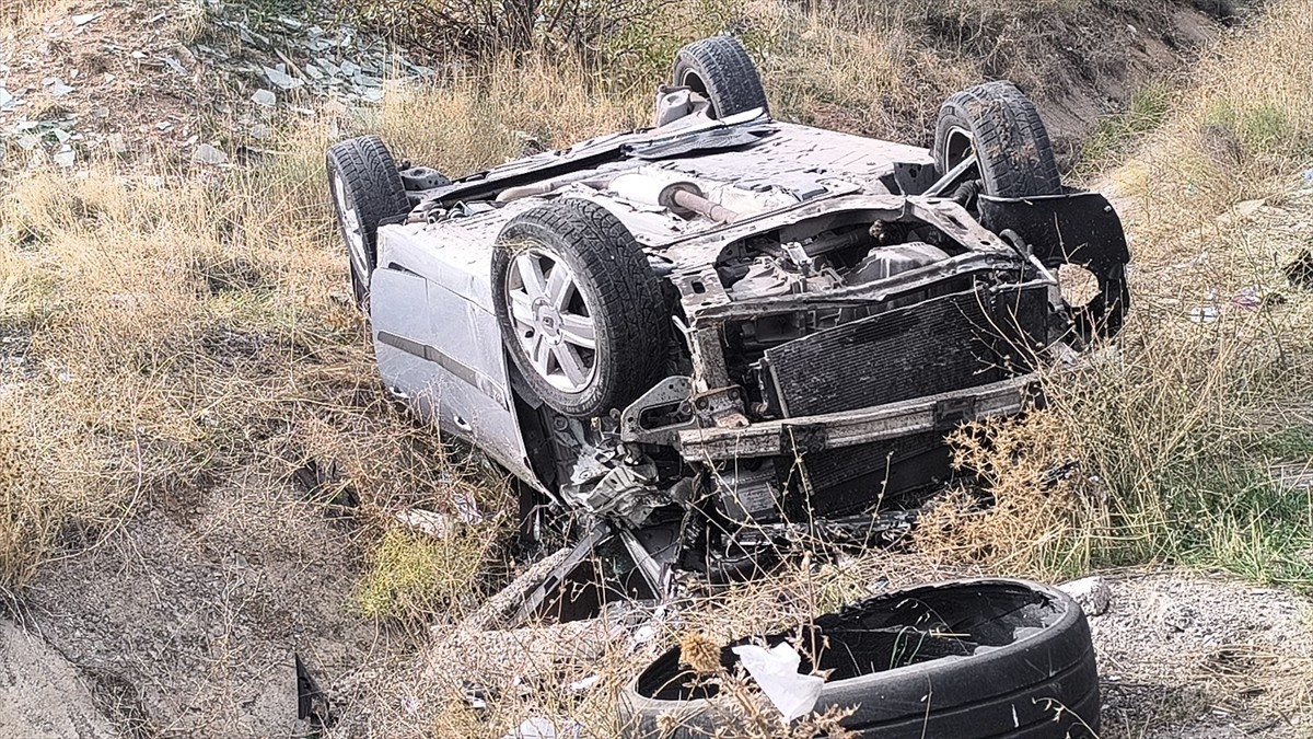 Kırıkkale'de iki otomobilin çarpışması sonucu yaralanan 7 kişi tedavi altına alındı. İhbar üzerine...