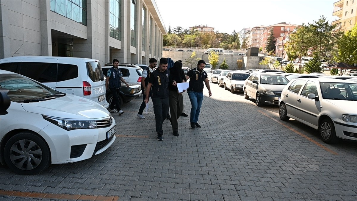 Kırıkkale'de yasa dışı bahis operasyonunda gözaltına alınan 4 zanlıdan 2'si tutuklandı.