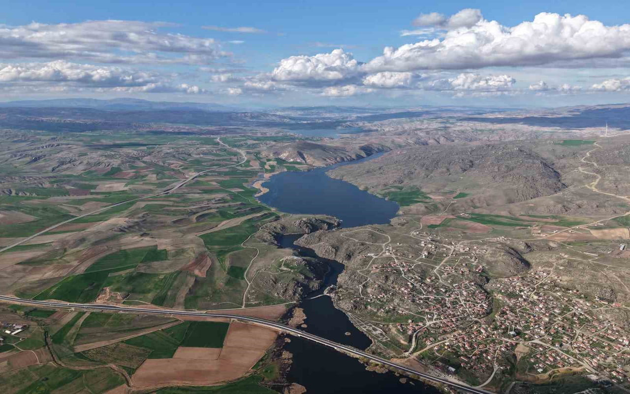 KIRIKKALE'NİN KESKİN İLÇESİNE BAĞLI KÖPRÜ KÖY VE SELÇULU DÖNEMİNDE YAPILAN TARİHİ ÇEŞNİGİR KÖPRÜSÜ...