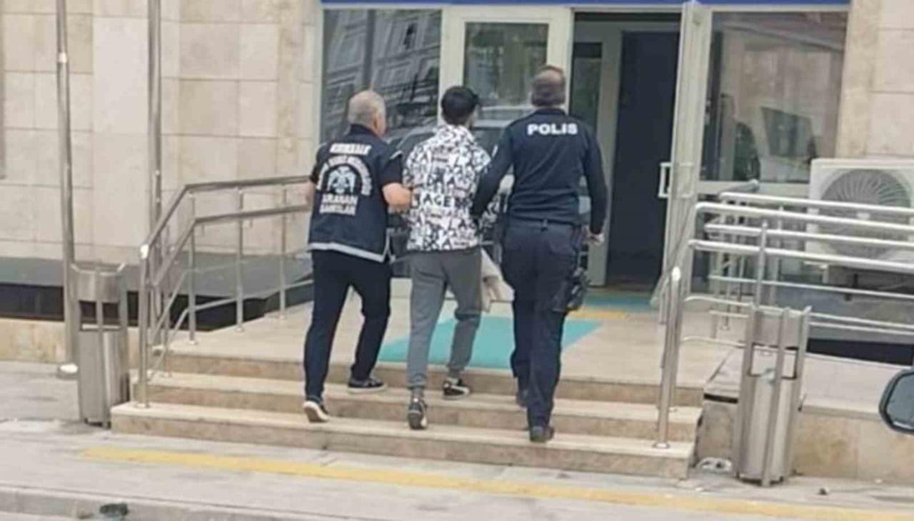 KIRIKKALE’DE HAKKINDA 4 AYRI DOSYADAN 5 YIL 4 AY KESİNLEŞMİŞ HAPİS CEZASI BULUNAN HÜKÜMLÜ, POLİS...
