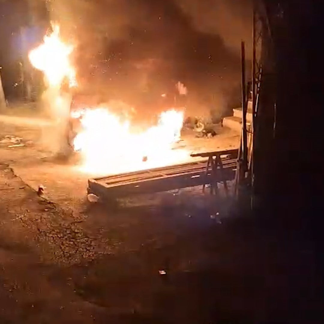KIRIKKALE’DE PARK HALİNDEKİ OTOMOBİL, ÇIKAN YANGINDA ALEV TOPUNA DÖNDÜ.