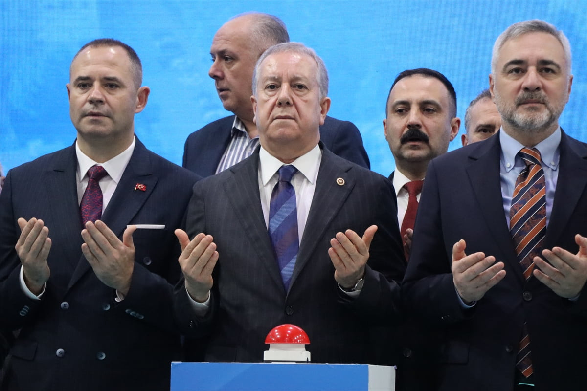 Kırklareli Belediyesince Atatürk Spor Salonu'nda "Asrın Projesi" adı verilen altyapı temel atma...