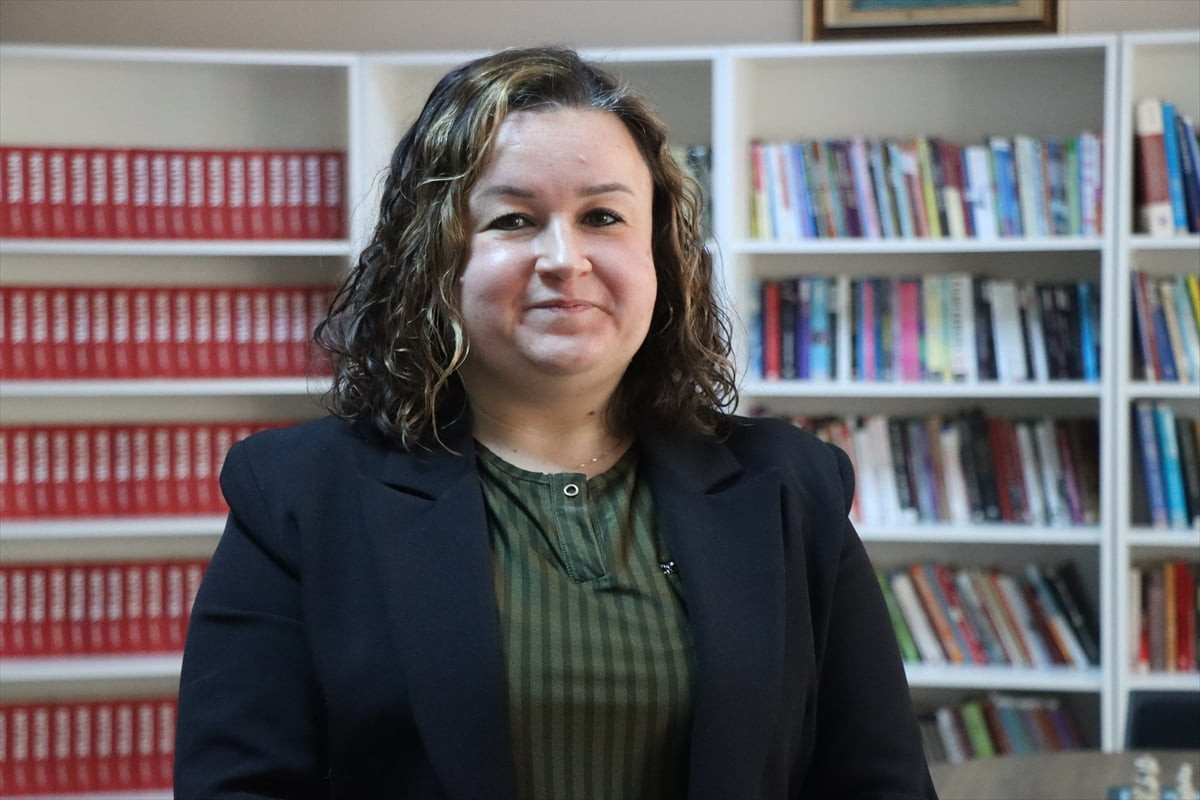 Kırklareli Denetimli Serbestlik Müdürlüğü Çocuk Hizmetleri Bürosunda görevli psikolog Fulya Mert...