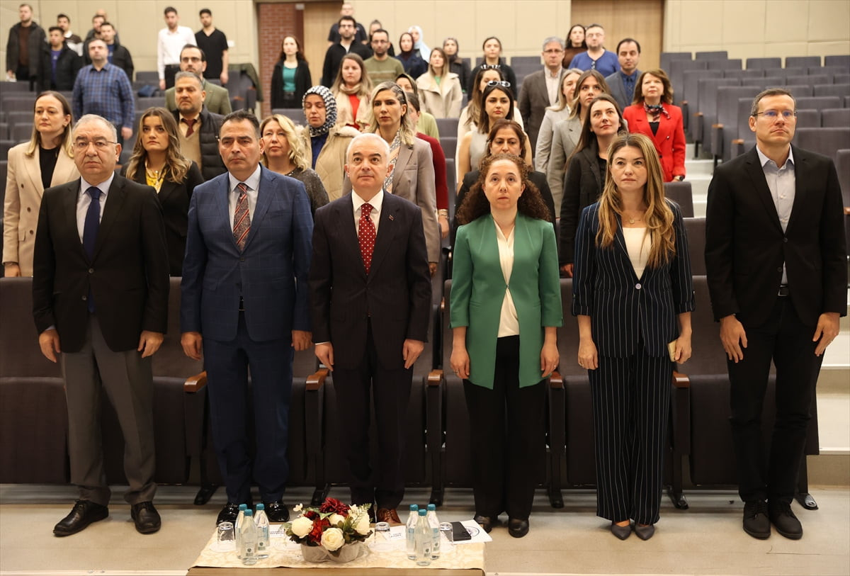 Kırklareli Üniversitesi Prof. Dr. Mustafa Aykaç Konferans Salonu'nda "Dumansız Kampüs" konferansı...