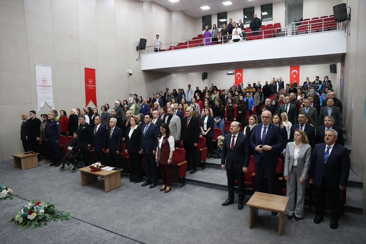 Kırklareli'nde 14 Mart Tıp Bayramı kapsamında müzik dinletisi düzenlendi. İl Sağlık Müdürlüğü Dr....