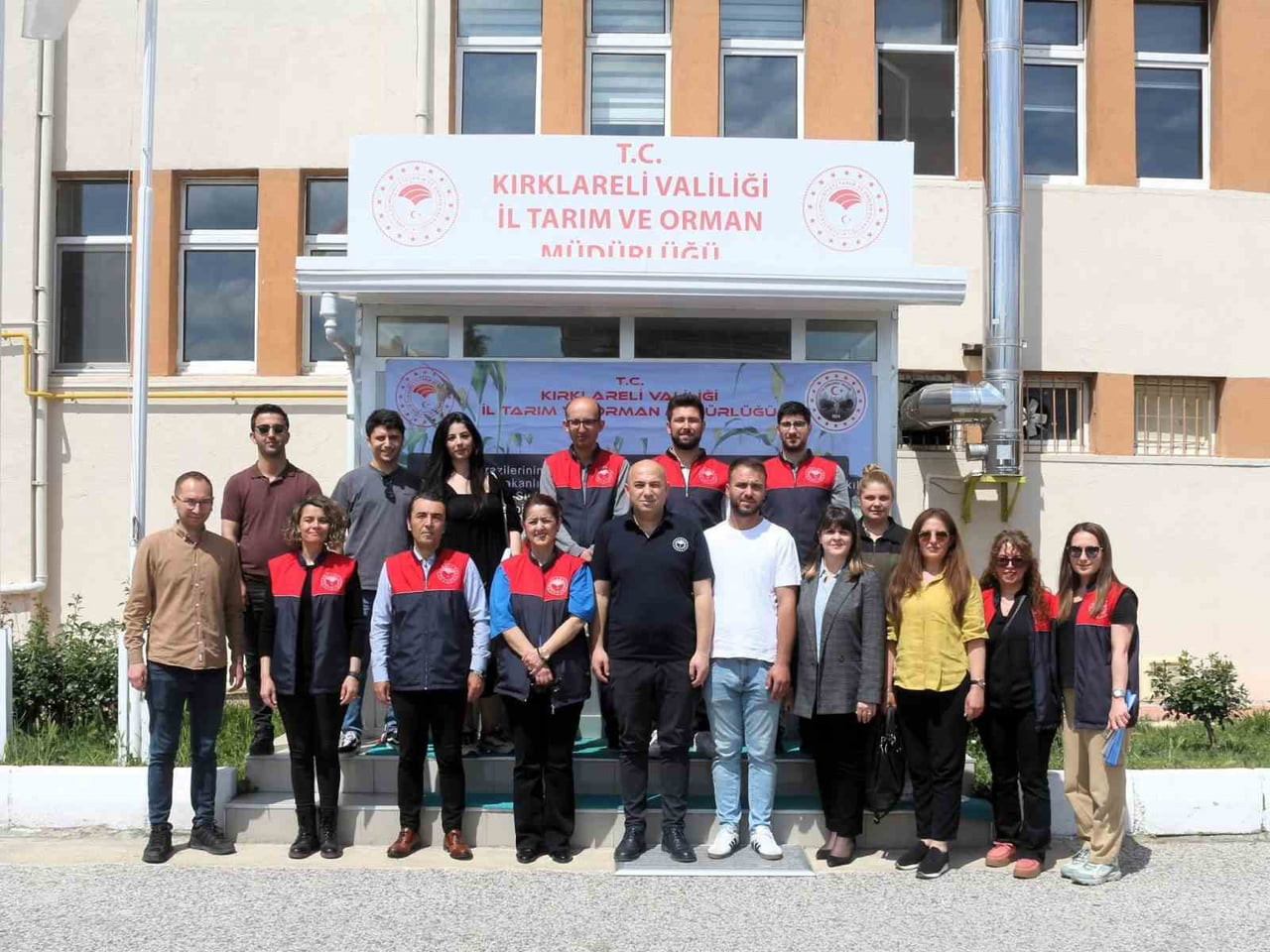 KIRKLARELİ’NDE SÜRETİCİLERE ORGUM-SUDANOTU MELEZİ TOHUMLAR DAĞITILDI