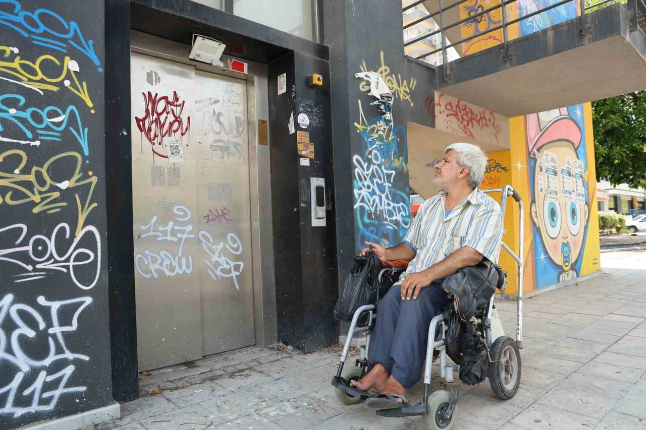 KIRMIZI ETİKETLE KULLANIM DIŞI BIRAKILAN ASANSÖRLER NEDENİYLE YAŞLILAR, ENGELLİLER VE ÇOCUKLU...
