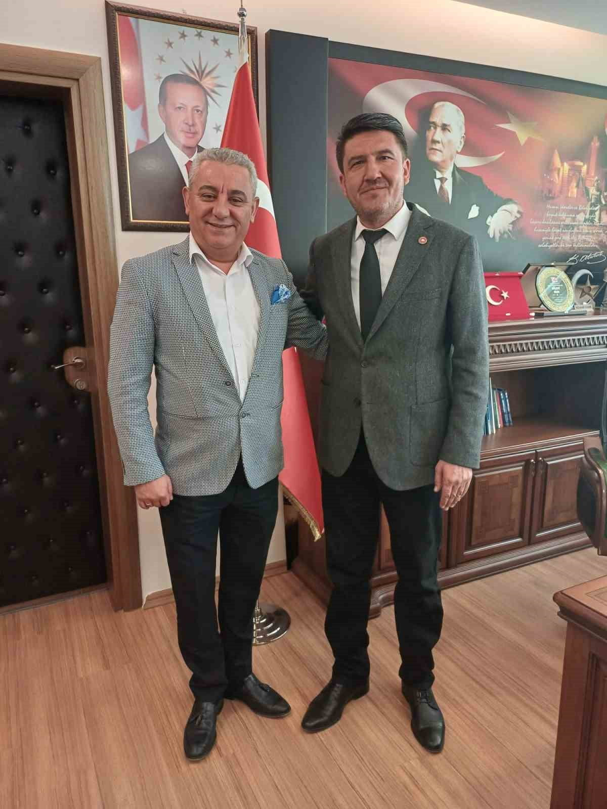 KIRŞEHİR BEYAZAY ŞUBE BAŞKANI ADNAN GÖÇMEN, İL GENEL MECLİSİ BAŞKANLIĞI GÖREVİNE SEÇİLEN KAMİL...