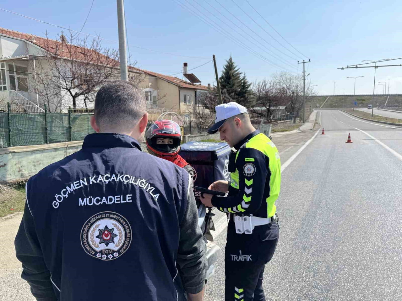 KIRŞEHİR EMNİYET MÜDÜRLÜĞÜ GÖÇMEN KAÇAKÇILIĞIYLA MÜCADELE VE HUDUT KAPILARI ŞUBE MÜDÜRLÜĞÜ...