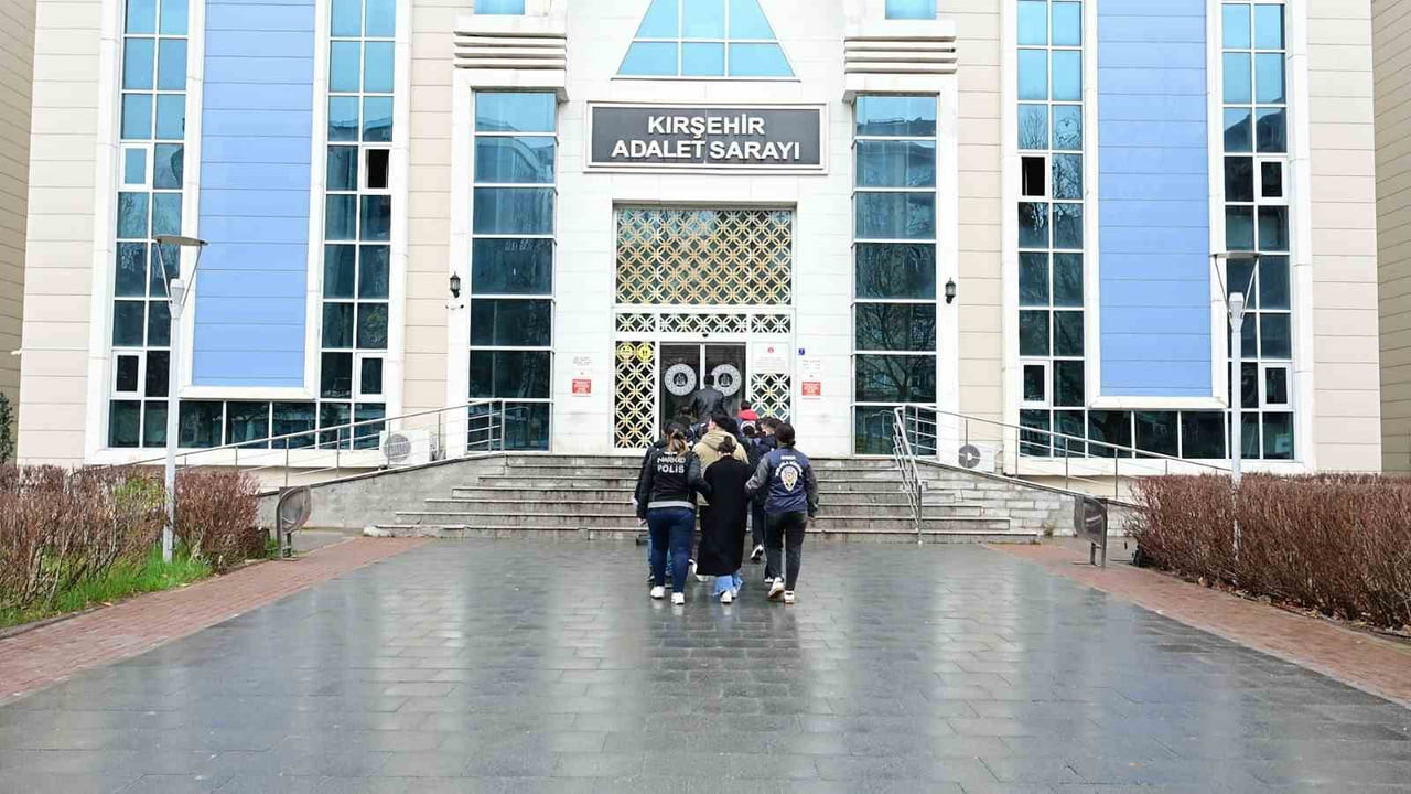 KIRŞEHİR MERKEZİ DÜZENLENEN YASA DIŞI BAHİS OPERASYONUNDA 8 KİŞİ TUTUKLANDI.