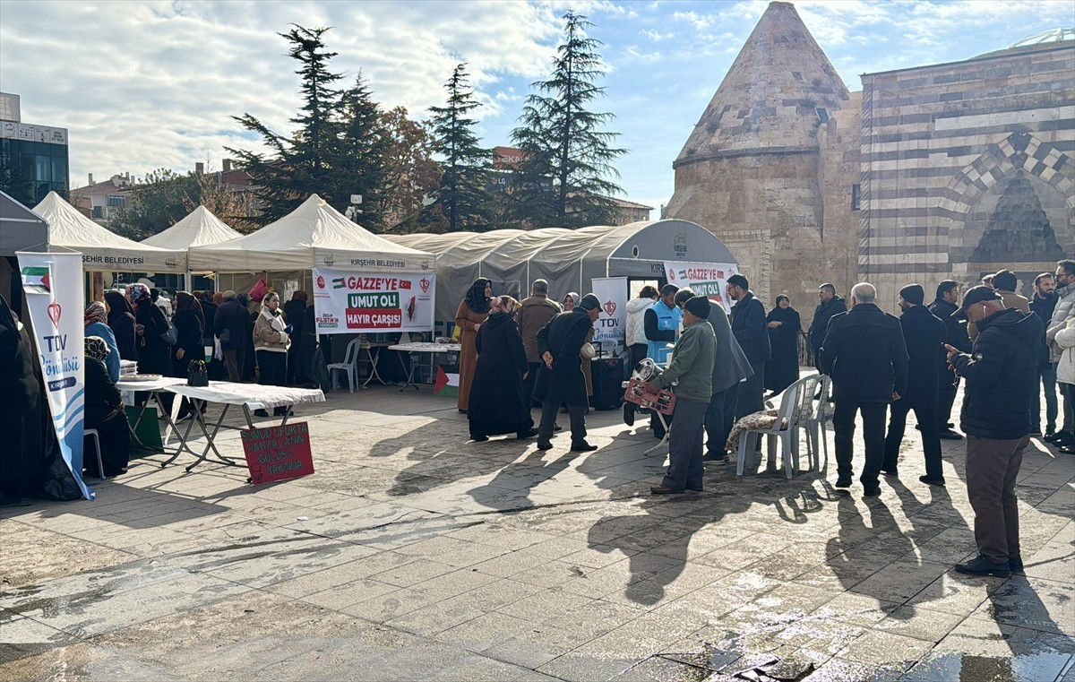 Kırşehir Müftülüğü ile Türkiye Diyanet Vakfı Kırşehir Şubesi işbirliğinde Gazze yararına "Gazze'ye...