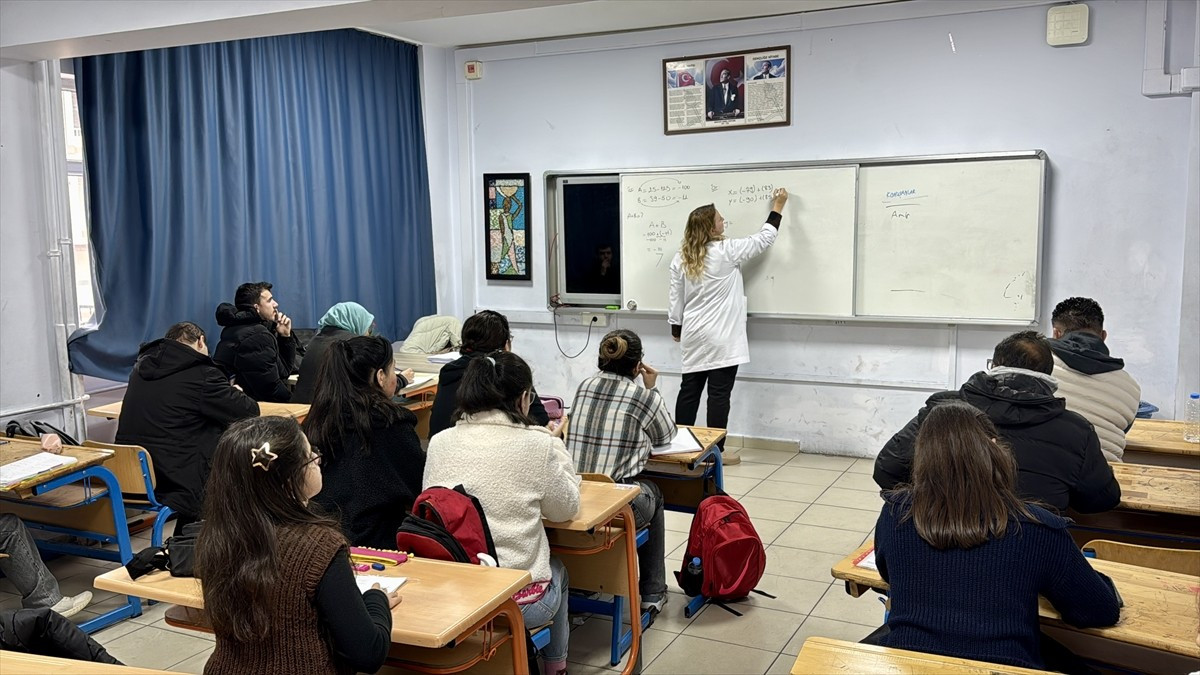 Kırşehir'de 71 engelli, Engelli Kamu Personeli Seçme Sınavı'na (EKPSS) İl Milli Eğitim...