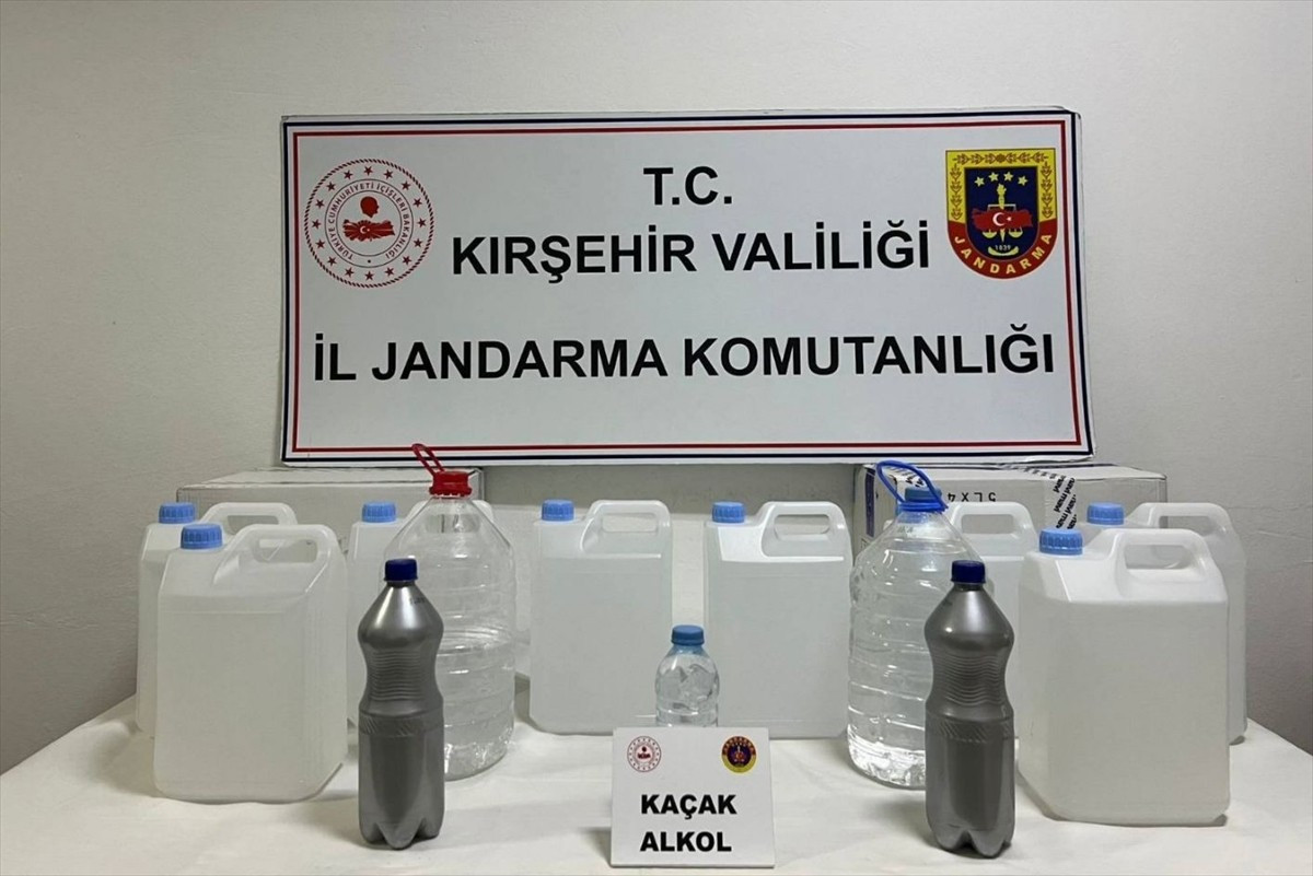 Kırşehir'de düzenlenen kaçak içki operasyonunda 2 şüpheli gözaltına alındı. Adreslerde yapılan...