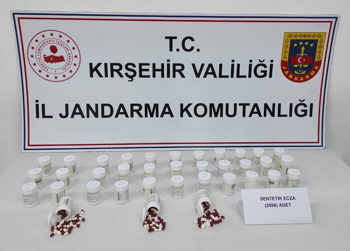 Kırşehir'de düzenlenen operasyonda gözaltına alınan 8 şüpheliden 4'ü tutuklandı. Adreslerde...
