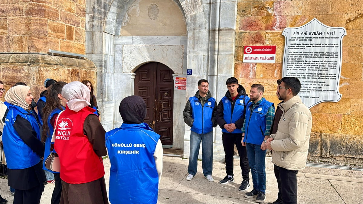 Kırşehir'de hazırlanan projeyle, kentin "gönül mimarları" ve kültürü, tarihi mekanlarda...