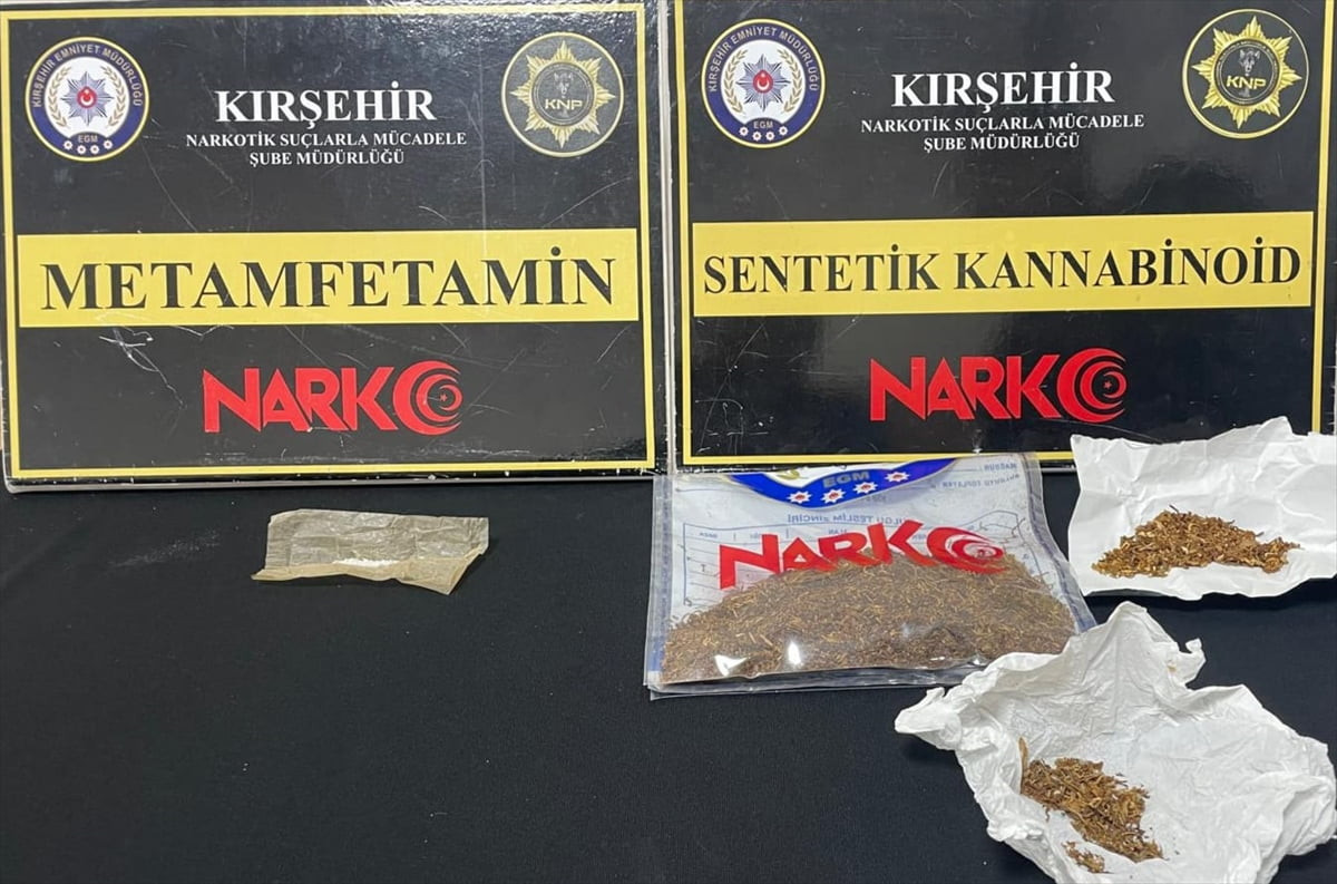 Kırşehir'de ikametindeki sobada sentetik uyuşturucu ele geçirilen zanlı tutuklandı.