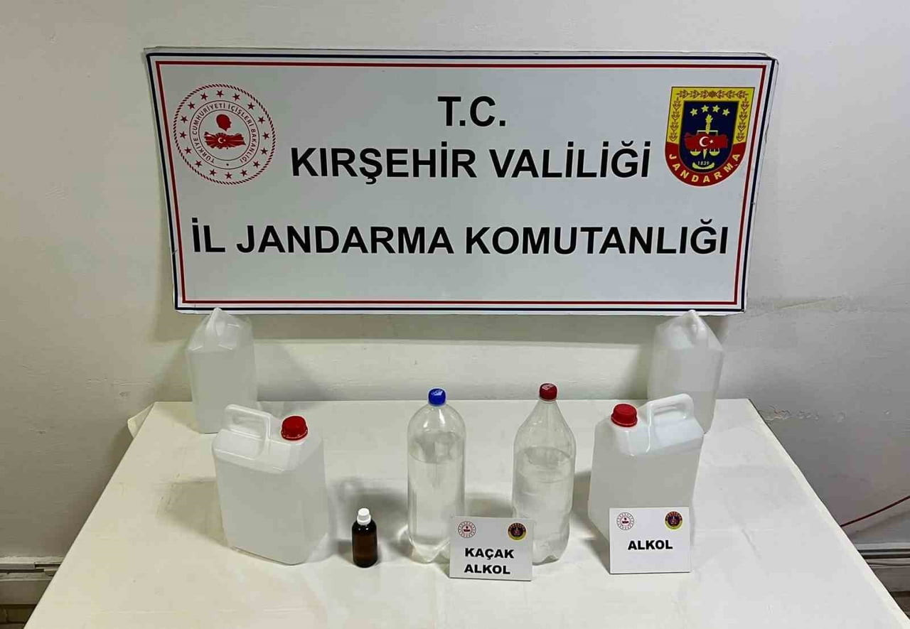 KIRŞEHİR'DE JANDARMA EKİPLERİNCE DÜZENLENEN OPERASYONDA, KAÇAK ALKOL ÜRETİMİNDE KULLANILDIĞI...