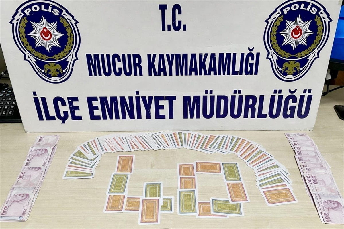 Kırşehir'de kumar oynayan 8 kişiye toplam 92 bin 832 lira ceza uygulandı. 